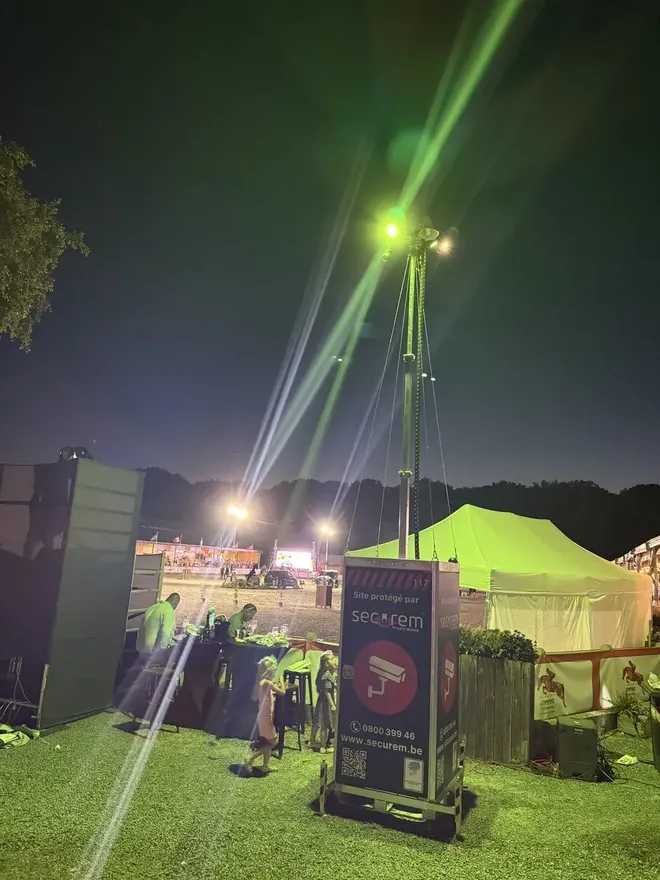 Mât Securem Protect Mobile installé : un événement sécurisé toute la nuit