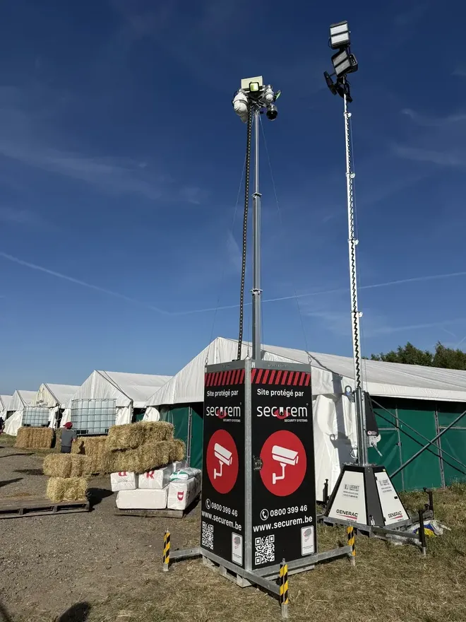 Mât Securem Protect Mobile installé : sur un événement, montage compris